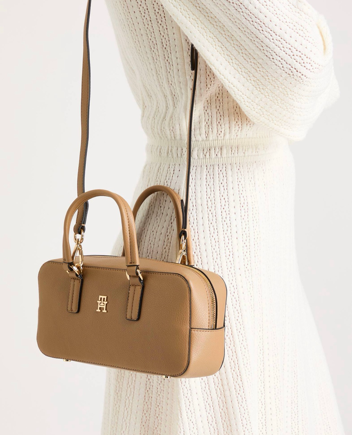 Tommy Hilfiger Barrel Bag